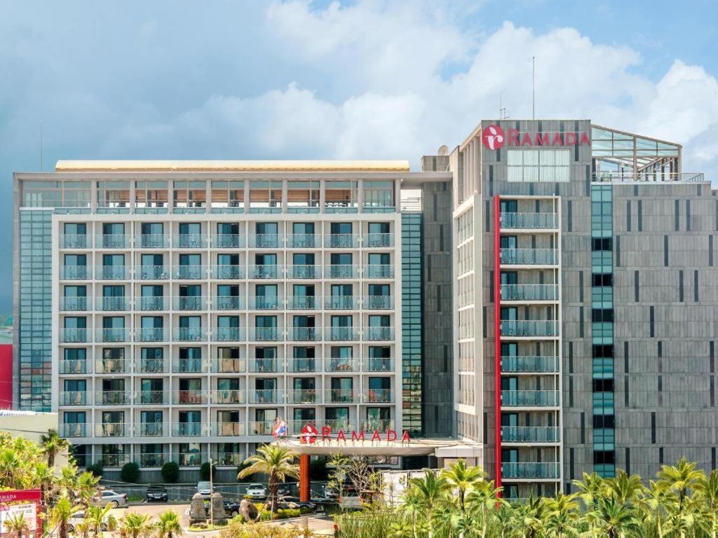 Hotel Ramada By Wyndham Jeju Hamdeok Esterno foto