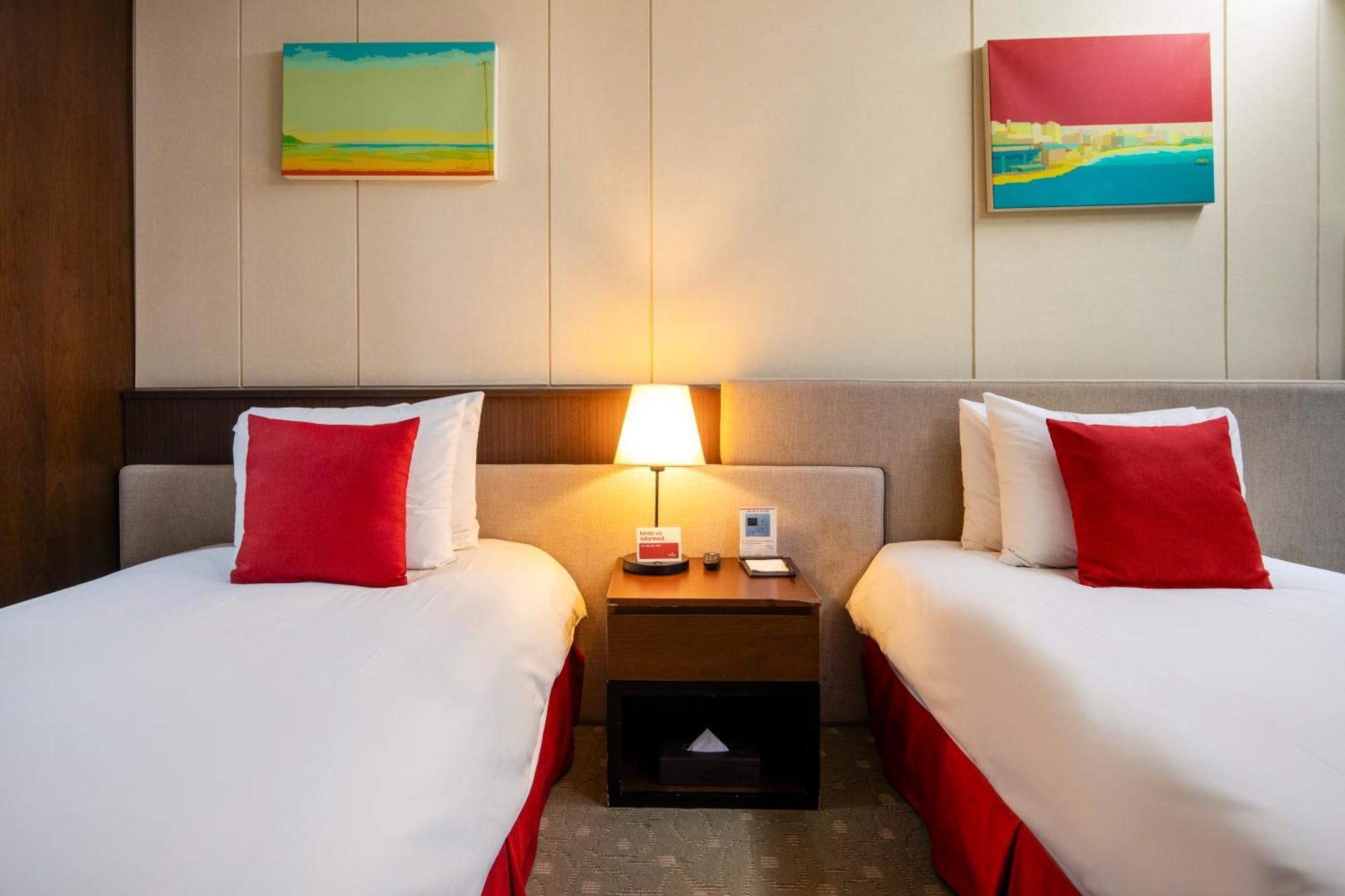 Hotel Ramada By Wyndham Jeju Hamdeok Esterno foto