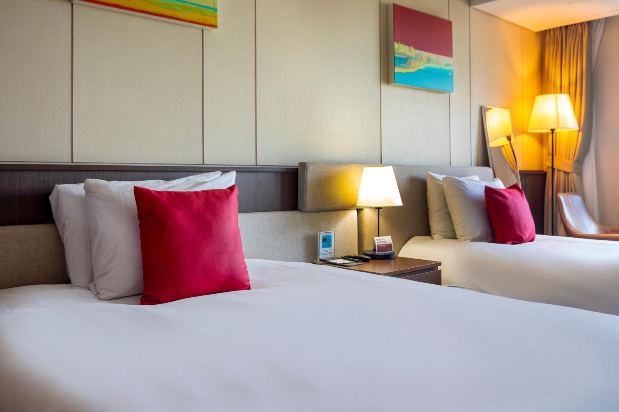 Hotel Ramada By Wyndham Jeju Hamdeok Esterno foto